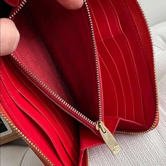 CHRISTIAN LOUBOUTIN Panettone wallet with spikes - Picture 10 of 16